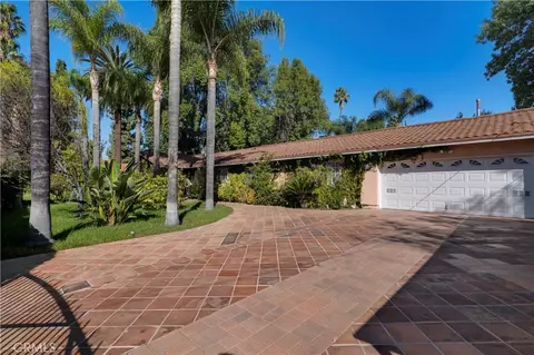 8644 Jellico Ave, Sherwood Forest, CA 91325
