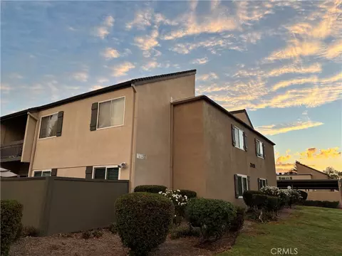 24431 Trevino Dr #V10, Valencia, CA 91355