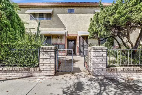 7905 Agnes #12, North Hollywood, CA 91605