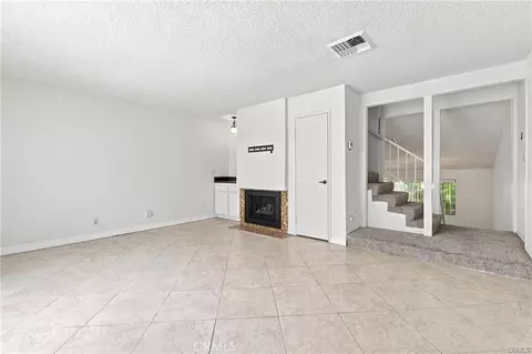 18631 Collins St #30, Tarzana, CA 91356