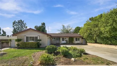 22200 Barbacoa Dr, Saugus, CA 91350