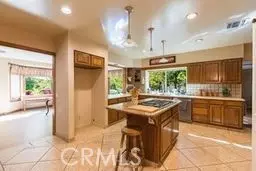 23552 Collins St, Woodland Hills, CA 91367