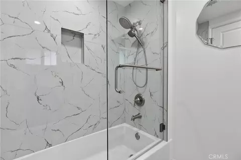Bath - 7515 Mcgroarty, Tujunga, CA 91042 photo 4 of 7
