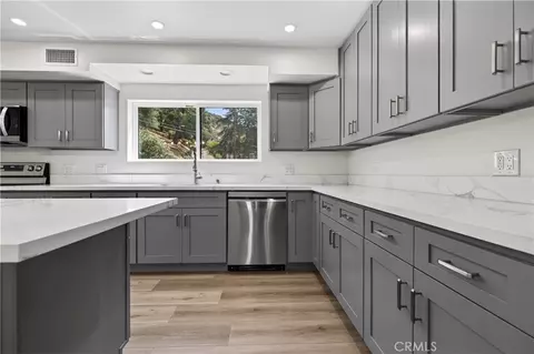 Kitchen - 7515 Mcgroarty, Tujunga, CA 91042 photo 2 of 2