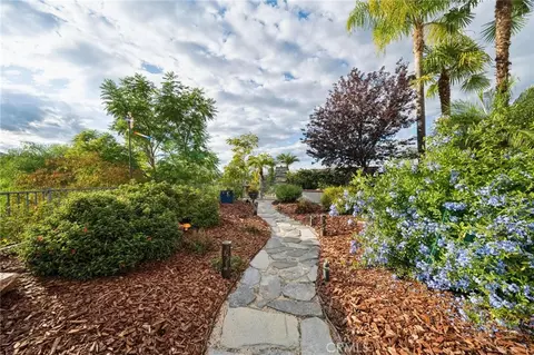 Exterior - 25053 Wheeler Rd, Newhall, CA 91321 photo 10 of 17