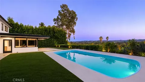23310 Aetna St, Woodland Hills, CA 91367