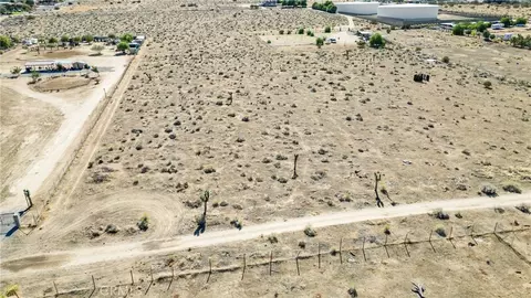 1 Avenue T-4, Palmdale, CA 93550 photo 2