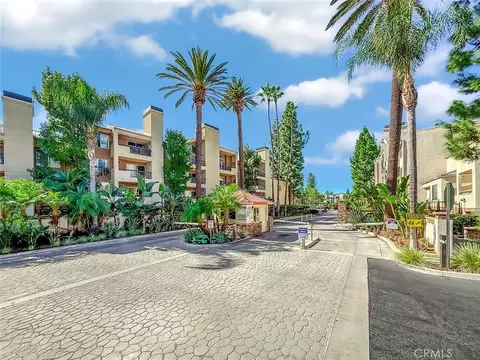 5530 Owensmouth Ave #115, Woodland Hills, CA 91367