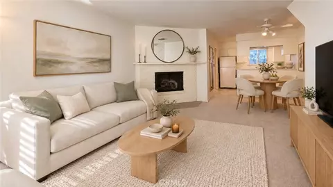 22113 Oxnard St, Woodland Hills, CA 91367