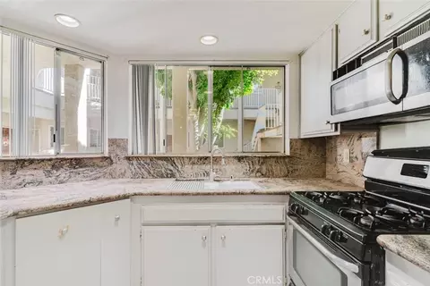 Kitchen - 3330 Darby St #305, Simi Valley, CA 93063 photo 3 of 3