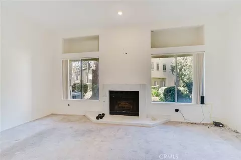 Living - 3330 Darby St #305, Simi Valley, CA 93063 photo 1 of 6