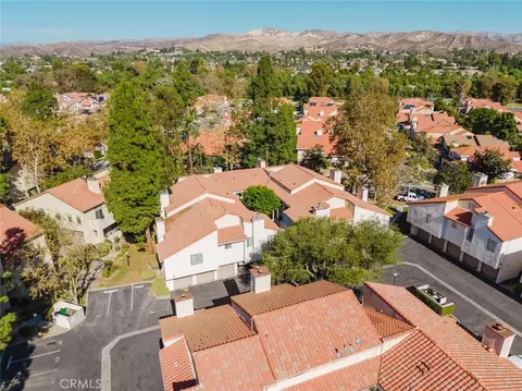 View/Area - 3330 Darby St #305, Simi Valley, CA 93063 photo 3 of 6