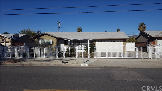 1200 E Johnston Ave, Hemet, CA 92543 photo 1