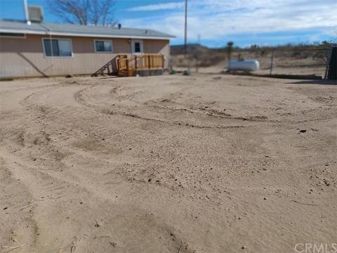 12374 Acanthus St, Phelan, CA 92371 photo 1