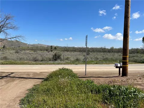 19 Strickland Ave, Lake Elsinore, CA 92530