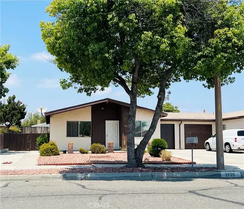 2220 W Oakland Ave, Hemet, CA 92545