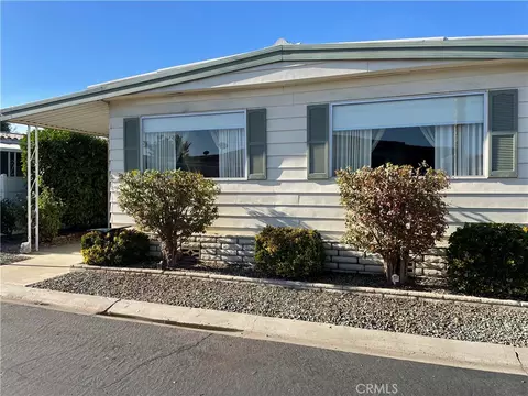 2230 Lake Park Dr #32, San Jacinto, CA 92583