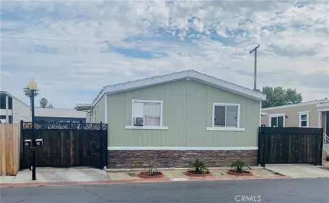 1097 N State St #34, Hemet, CA 92543