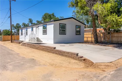 28813 Red Gum Dr, Lake Elsinore, CA 92532