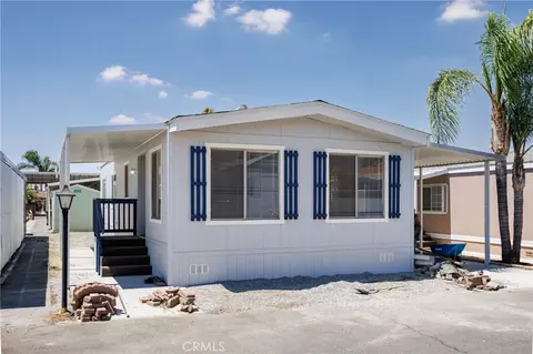 880 N Lake St #72, Hemet, CA 92544