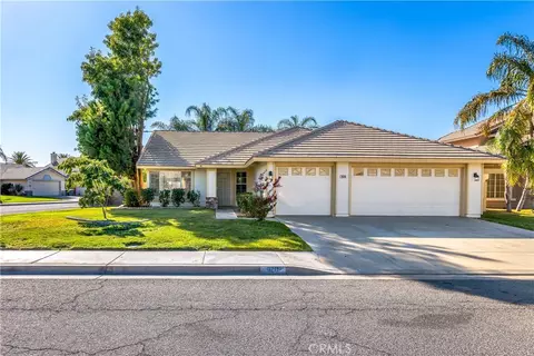 920 Sussex Rd, San Jacinto, CA 92583