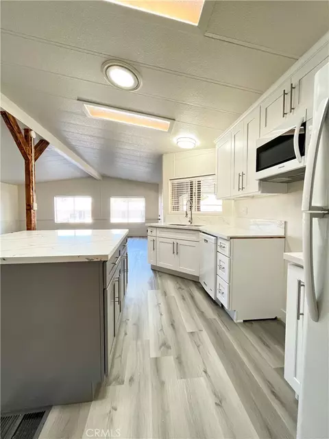 1300 W Menlo Ave #3, Hemet, CA 92543