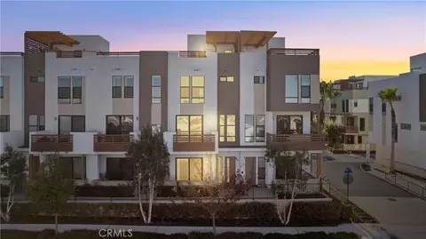 669 W 17th St, Costa Mesa, CA 92627
