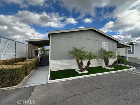 880 N Lake St #98, Hemet, CA 92544