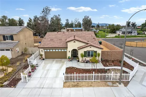 200 Evergold Sedge Ln, San Jacinto, CA 92583
