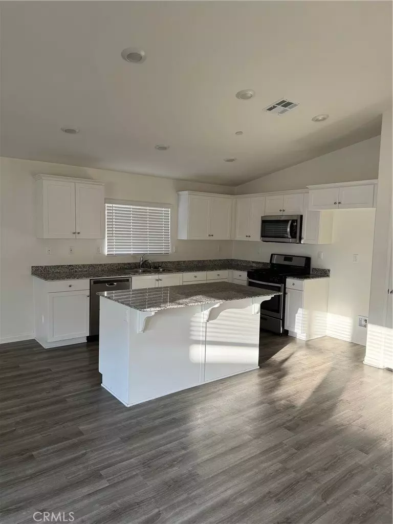 632 Rose Thorn Cir, San Jacinto, CA 92582 4 Photos Movoto