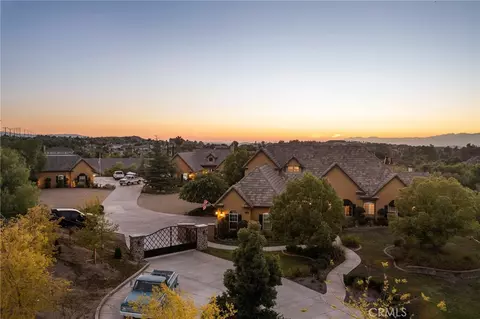 View/Area - 14787 Wood Rd, Riverside, CA 92508 photo 4 of 10