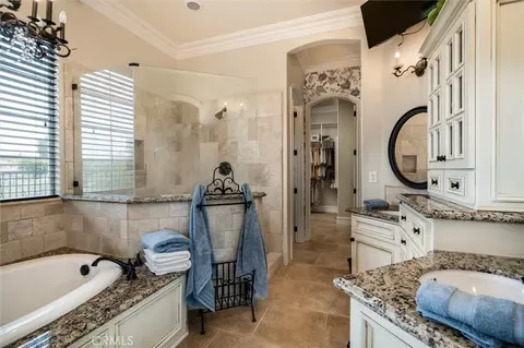 Bath - 14787 Wood Rd, Riverside, CA 92508 photo 4 of 8