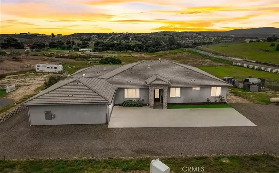 38550 Crossover Rd, Temecula, CA 92592 55 Photos Movoto