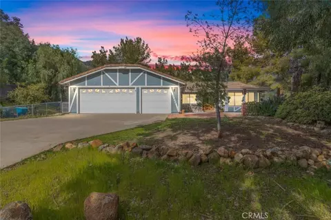 30669 Rockridge Rd, Lake Elsinore, CA 92530