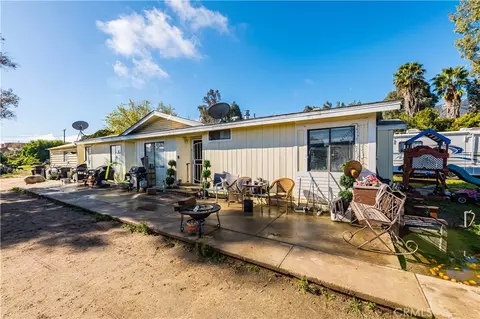 32880 Skylark Dr, Lake Elsinore, CA 92530