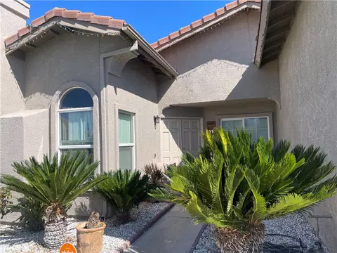 653 Carmen Dr, San Jacinto, CA 92583