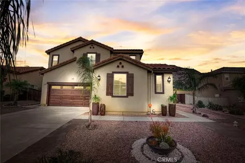 18489 Hilldale Ln, Lake Elsinore, CA 92530