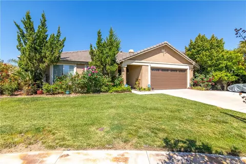 829 Empressa Ct, Hemet, CA 92543
