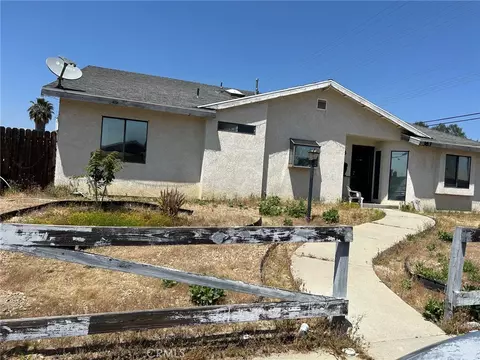 363 S Gilbert St, Hemet, CA 92543