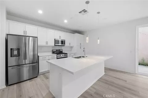 130 Citron Ct, Perris, CA 92571