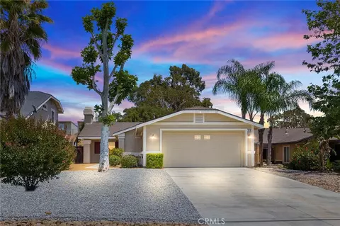 318 Avenue 6, Lake Elsinore, CA 92530
