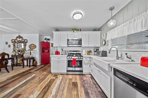 31130 Torrey St, Lake Elsinore, CA 92530