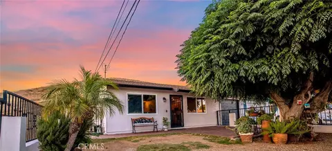 1041 Mill St, Lake Elsinore, CA 92530