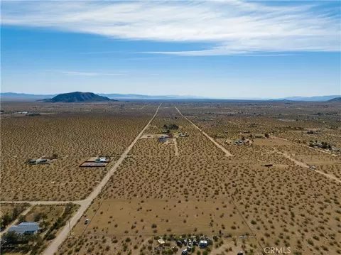 56785 Encantado Rd, Landers, CA 92285 photo 18
