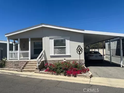 880 N Lake St #48, Hemet, CA 92544