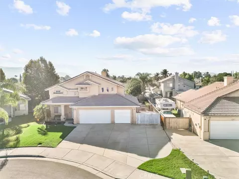865 Zeppelin Ct, San Jacinto, CA 92582
