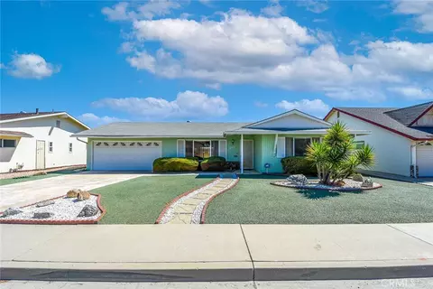 610 Mount Hood Dr, Hemet, CA 92543