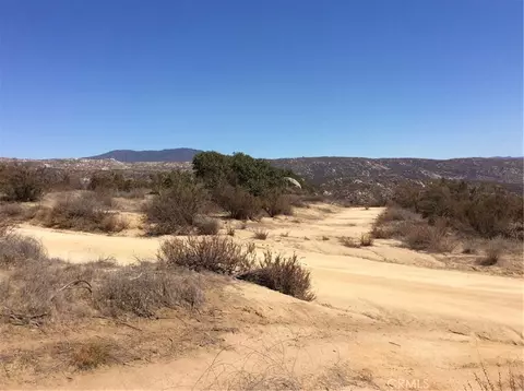 1 Ardia Dr, Hemet, CA 92544