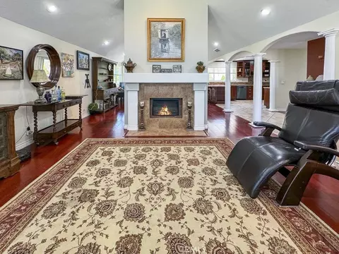 10700 Meadow Glen Way E, Escondido, CA 92026 photo 4
