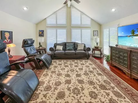 10700 Meadow Glen Way E, Escondido, CA 92026 photo 3